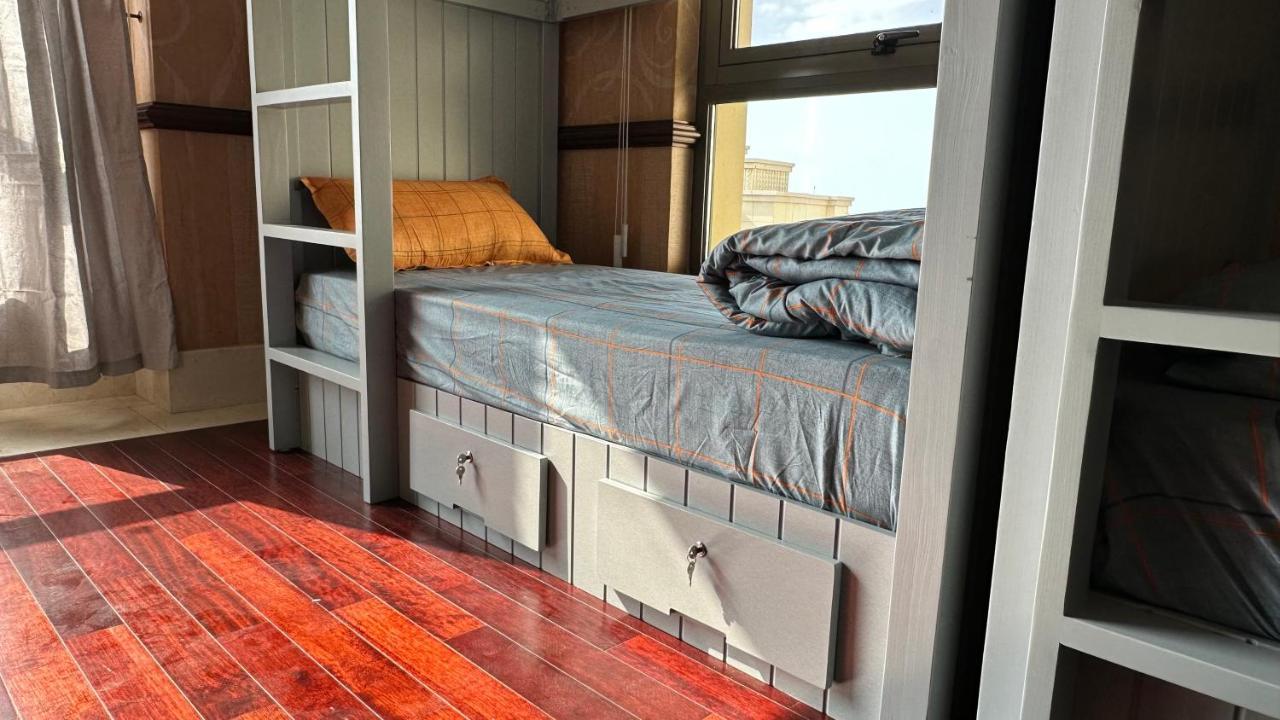 Hostel Neyar Beach Vibes - The Penthouse Dubaj Zewnętrze zdjęcie